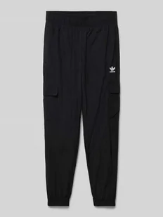 Spodnie cargo o kroju regular fit z wyhaftowanym logo - Spodnie i spodenki dla chłopców - miniaturka - grafika 1
