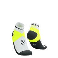 Skarpetki sportowe męskie - COMPRESSPORT Skarpetki do biegania ULTRA TRAIL SOCKS LOW V2.0 white/safety yellow - miniaturka - grafika 1
