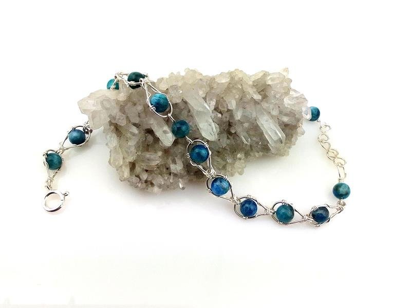 Apatyt - bransoletka srebro Ag930, obwód od 16.5 do 18.5 cm, waga 8.8 grama, rękodzieło