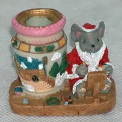 Świeczniki - Świecznik Mikołajkowa Myszka z Polirezynu - miniaturka - grafika 1