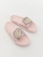 Buty dla dziewczynek - Reserved - Klapki z motywem Pusheen - pastelowy róż - miniaturka - grafika 1