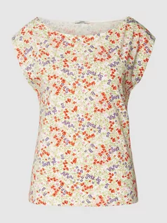 Koszulki i topy damskie - T-shirt z kwiatowym wzorem - grafika 1