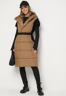 Kamizelki damskie - Jasnobrązowa Długa Kopertowa Pikowana Kamizelka z Łączonych Materiałów z Kapturem Nerins - miniaturka - grafika 1