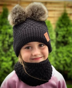 ZESTAW: bawełniana czapka dla dziecka z dwoma pomponami i komin Czarny - Czapki dla dzieci - miniaturka - grafika 1