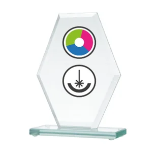Trofeum szklane z nadrukiem kolorowym LuxorJet, grawerowaniem oraz wypełnieniem farbą - Gadżety dla kibiców - miniaturka - grafika 1