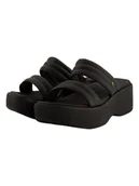 Klapki i japonki damskie - Reef Klapki "Lofty Lux Hi" w kolorze czarnym na platformie - miniaturka - grafika 1