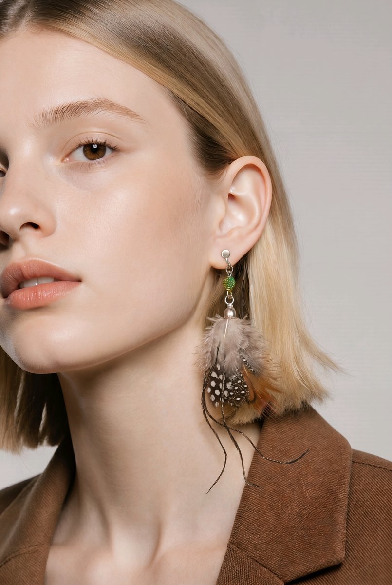 klipsy brązowe pióra leciutkie rekodzieło