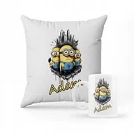 Gadżety dla niej i dla niego - ZESTAW PODUSZKA + KUBEK PREZENT DLA DZIECKA MINIONKI BAJKA + IMIĘ #2 - miniaturka - grafika 1