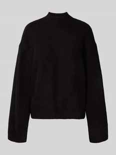 Sweter z dzianiny ze stójką i obniżonymi ramionami - Swetry damskie Sweter z dzianiny ze stójką i obniżonymi ramionami - Swetry damskie - miniaturka - grafika 1