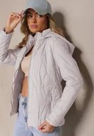 Kurtki damskie - Jasnofioletowa Przejściowa Kurtka z Kapturem Ozdobiona Pikowaniem Ninariela - miniaturka - grafika 1