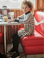 Sukienki i spódniczki dla dziewczynek - Mayoral Sukienka dzianinowa 7987 Biały Regular Fit - miniaturka - grafika 1