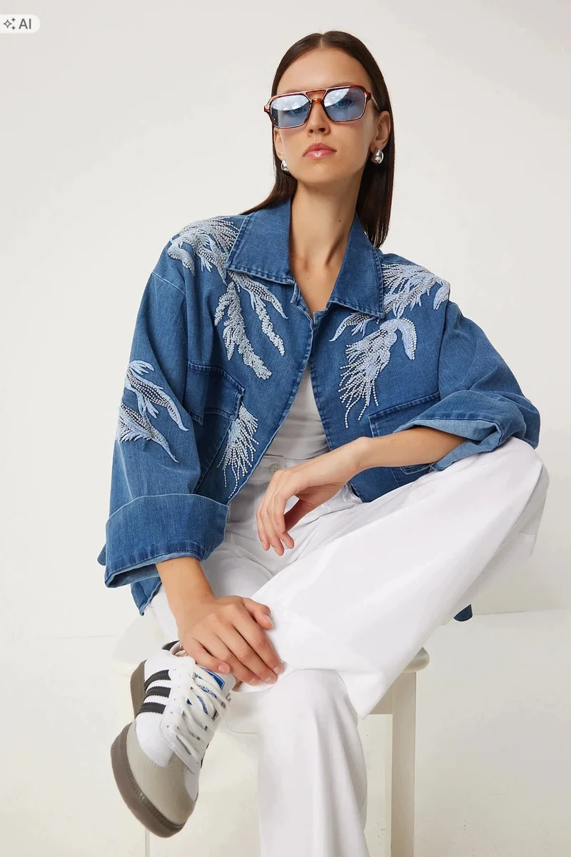 KURTKA DAMSKA JEANSOWA Z HAFTEM W STYLU OVERSIZE 36 5IA