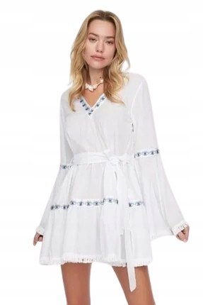 TRENDYOL BIAŁA SUKIENKA ROZKLOSZOWANA Z HAFTEM I PASKIEM 34 5_A