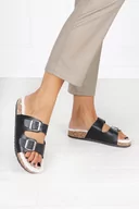 Kapcie damskie - Czarne klapki z klamerkami i futerkową wkładką Casu H20X17/B-40 - miniaturka - grafika 1