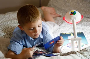 LISCIANI Hi-Tech Moja lampka edukacyjna - Mały naukowiec - miniaturka - grafika 7