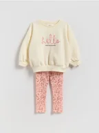 Spodnie i spodenki dla dziewczynek - Reserved - Bawełniany komplet z nadrukiem - wielobarwny - miniaturka - grafika 1