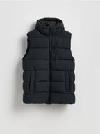 Kurtki męskie - Reserved - Pikowana kamizelka z kapturem - czarny - miniaturka - grafika 1