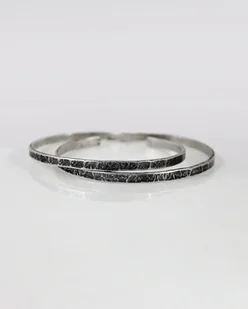 Nieregularne - komplet 2 srebrnych bransoletek - różne rozmiary - Bransoletki - miniaturka - grafika 1