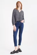 Spodnie damskie - Casualowe jeansy slim fit - Greenpoint - miniaturka - grafika 1