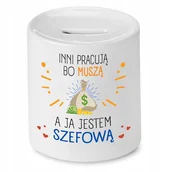 Skarbonki - SKARBONKA DLA SZEFA SZEFOWA INNI PRACUJĄ BO MUSZĄ z Nadrukiem ze Zdjęciem + Opakowanie na prezent (wzór 03) - miniaturka - grafika 1