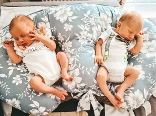 Duża poduszka do karmienia bliźniąt lux collection - Poduszki do karmienia - miniaturka - grafika 1