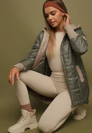 Kurtki damskie - Zielona Pikowana Kurtka z Kapturem i Przedłużonym Tyłem Tulara - miniaturka - grafika 1