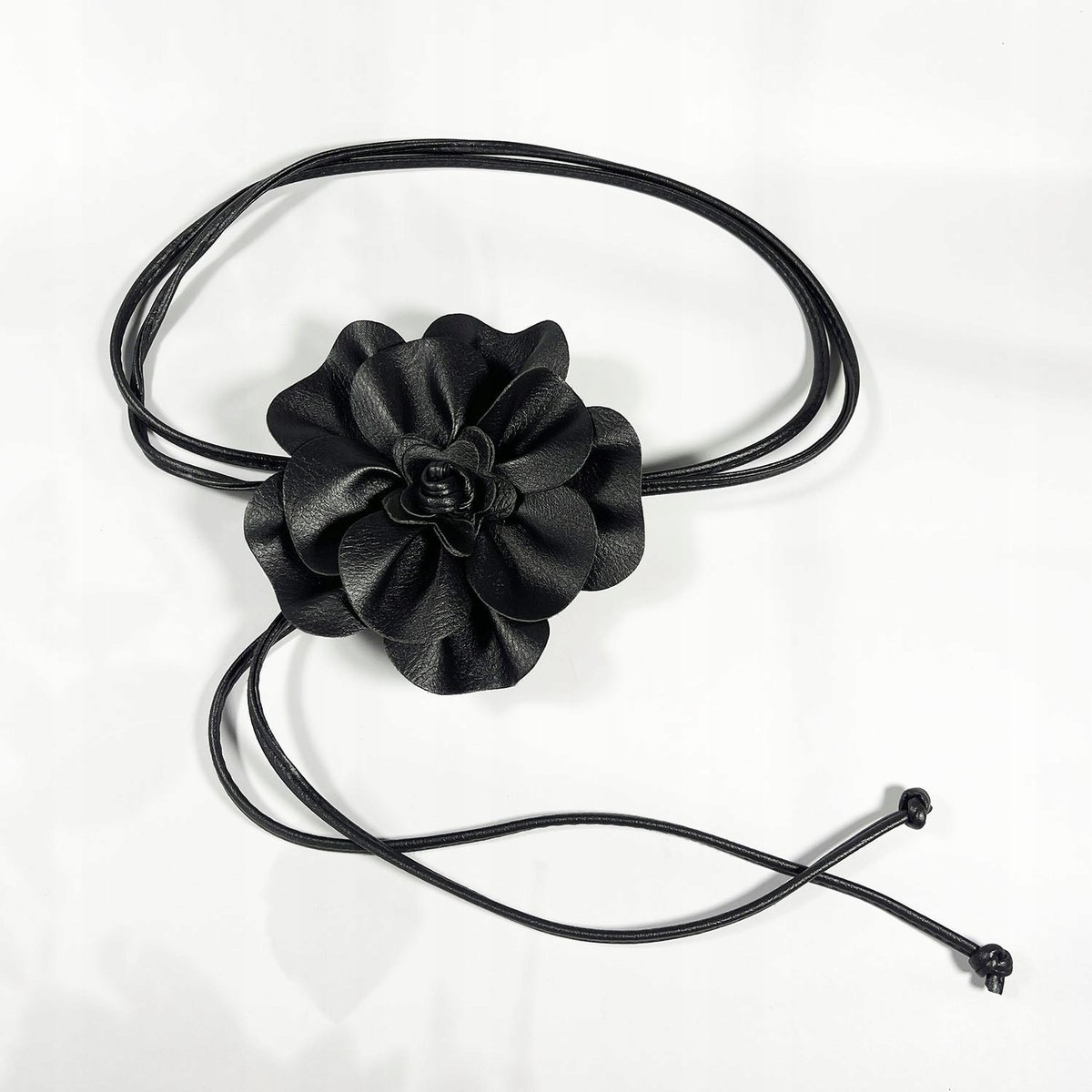 PASEK czarny skórzany z kwiatem WIĄZANY efektowny DODATEK elegancki