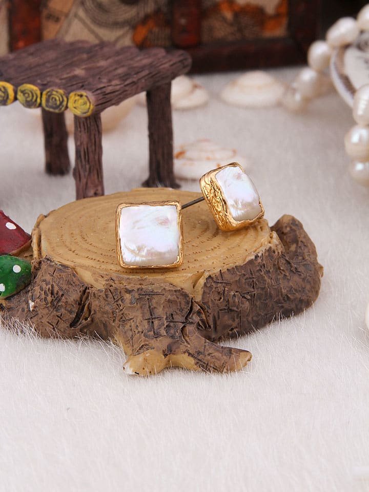 L'Atelier de Gaia Pozłacane kolczyki-wkrętki z perłami