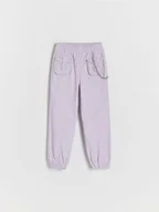Spodnie i spodenki dla dziewczynek - Reserved - Spodnie z łańcuszkiem - lawendowy - miniaturka - grafika 1