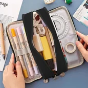 Piórniki - DUŻY PIÓRNIK SZKOLNY SASZETKA TRZYKOMOROWY PIÓRNIK DO SZKOŁY ZAMEK CZARNY - miniaturka - grafika 1