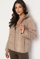 Kurtki damskie - Beżowa Dwustronna Pikowana Kurtka z Kapturem Ściągana przy Rękawach Nevelas - miniaturka - grafika 1