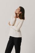 Swetry damskie - Bawełniany sweter o prążkowanej strukturze : Kolor - Ecru, Rozmiar - 40 - Bombshe - miniaturka - grafika 1