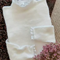 Swetry damskie - TEMU Sweter Damski z Eleganckim Koronkowym Wykończeniem i Okrągłym Dekoltem - Miękka, Elastyczna Bluzka w Jednolitym Kolorze na Wiosnę i Jesień, - miniaturka - grafika 1