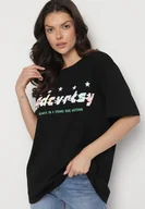 Koszulki i topy damskie - Czarny Oversizowy T-shirt z Napisem z Przodu i Gwiazdami na Plecach Ilanlith - miniaturka - grafika 1