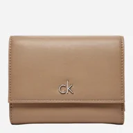 Portfele - Portfel damski na karty Calvin Klein K60K612851-PAI Jasnobrązowy (8721107063393). Portfele - miniaturka - grafika 1