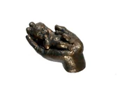 Figurki dekoracyjne - FIGURKA EMOTION - DZIECKO NA DŁONI - "Łagodność" (Gentleness) - brązowa - miniaturka - grafika 1