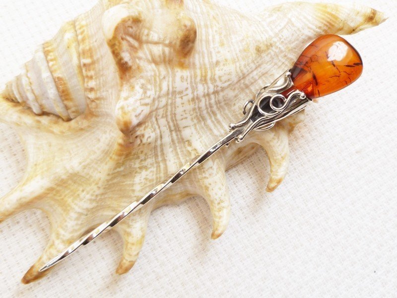 Szpilka srebrna z bursztynem, handmade 8080-76