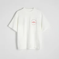 Koszulki męskie - Reserved - T-shirt oversize z napisem - Kremowy - miniaturka - grafika 1