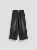 Spodnie i spodenki dla dziewczynek - Reserved - Jeansy super wide leg z breloczkiem - czarny - miniaturka - grafika 1