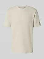 Koszulki męskie - T-shirt z wyhaftowanymi logo i okrągłym dekoltem - miniaturka - grafika 1