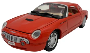 Ford THUNDERBIRD rok 2002 1:24 Motormax 79853 red JAMES BOND - Samochody i pojazdy dla dzieci - miniaturka - grafika 1