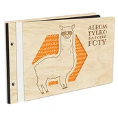 Albumy fotograficzne - Album Na Zdjęcia Wyklejany Wyluzowana Lama Z Pierwszą Stroną W Kolorze W Drewnianej Oprawie Z Czarnymi Kartami Z Grawerem - miniaturka - grafika 1