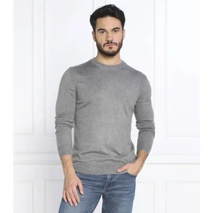 GUESS Sweter Regular Fit z dodatkiem jedwabiu - Swetry męskie - miniaturka - grafika 1