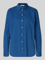 Koszule damskie - Bluzka koszulowa o kroju relaxed fit z imitacji sztruksu z kieszenią na piersi - miniaturka - grafika 1