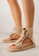 Sandały damskie - Ciemnobeżowe Sandały Typu Botki Ozdobione Metaliczną Klamrą z Przodu Adrasaia - miniaturka - grafika 1