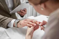 Czasopisma - Manicure dla Mężczyzn w Klinice Anna Pikura we Wrocławiu - miniaturka - grafika 1