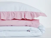 Pościel dla dzieci - Pościel biała z podwójną pudrową falbanką dla dzieci i nastolatków różne rozmiary - miniaturka - grafika 1