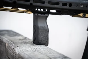 Strike Industries - Chwyt M-LOK Angled Vertical Grip - Long - Czarny - SI-AR-CMAG-L - Osprzęt do wiatrówek - miniaturka - grafika 17