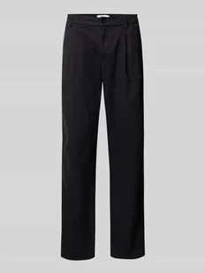 Spodnie o kroju tapered fit z zakładkami w pasie model ‘ADHANN’ - Spodnie męskie - miniaturka - grafika 1