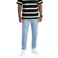 Spodnie męskie - Męskie spodnie jeansowe CARROT FIT jasnoniebieskie V2 OM-PADP-0162 XXL - miniaturka - grafika 1
